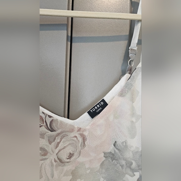 3 NWOT Torrid Sophie Chiffon Shift Camisoles, Sz 2 - Picture 15 of 16